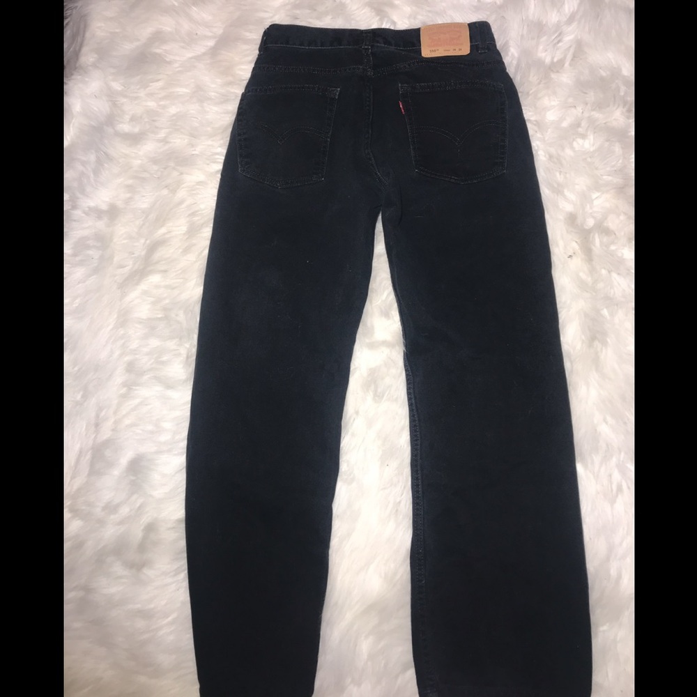Black Levi’s mom jeans